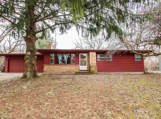 679 Jacobus Rd, Edgerton, WI 53534