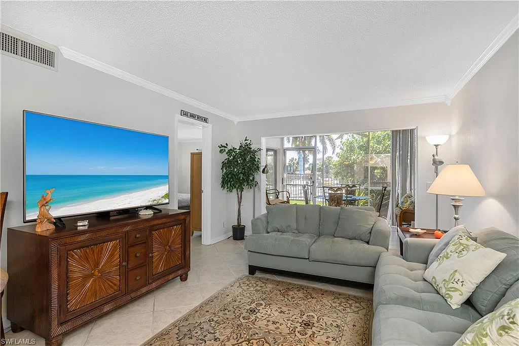 2 bed, 2.0 bath, 1100 sqft, $5,000 — Photo 1