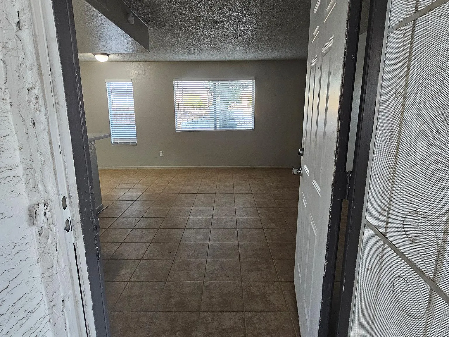 1 bed, 663 sqft, $999 — Photo 2