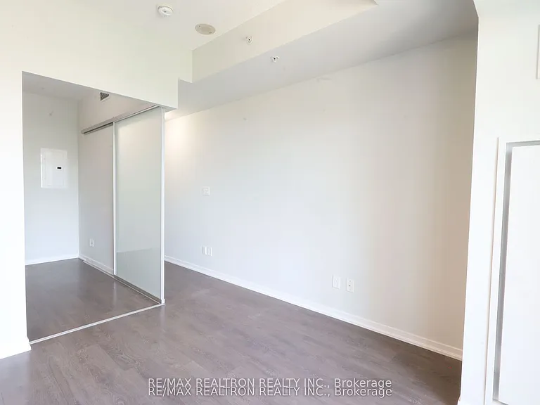 68 Abell St #647 — Photo 9