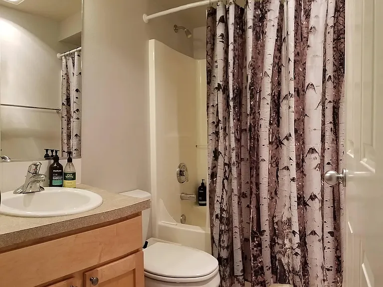 4454 Woodland Park Ave N — Photo 11