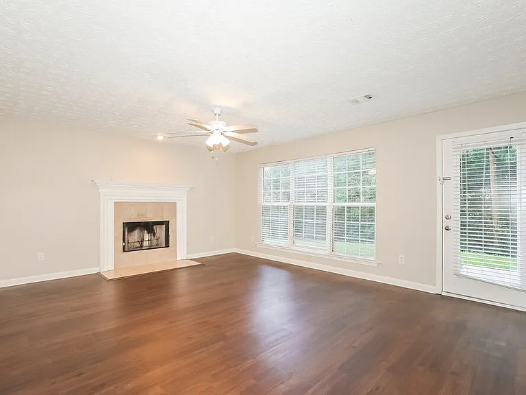 4142 Laurel Bend Ct — Photo 4