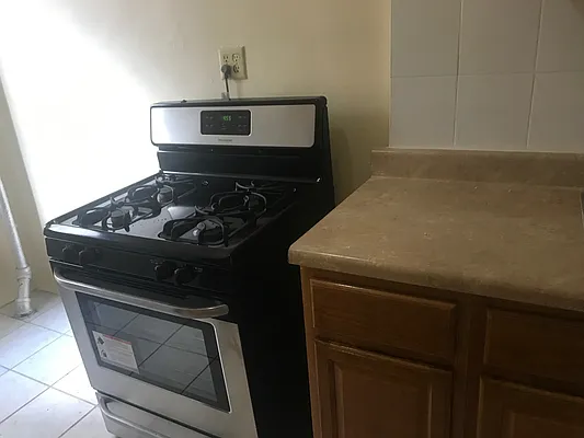 Rented by PMG Real Estate  | media 16