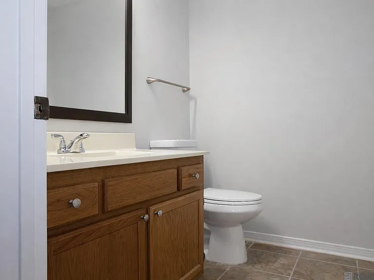224 Ocean Dr #107 — Photo 5