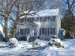 524 Saint Davids Rd, Wayne, PA 19087