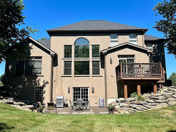 3rd image of 707 Grand Wood Ct