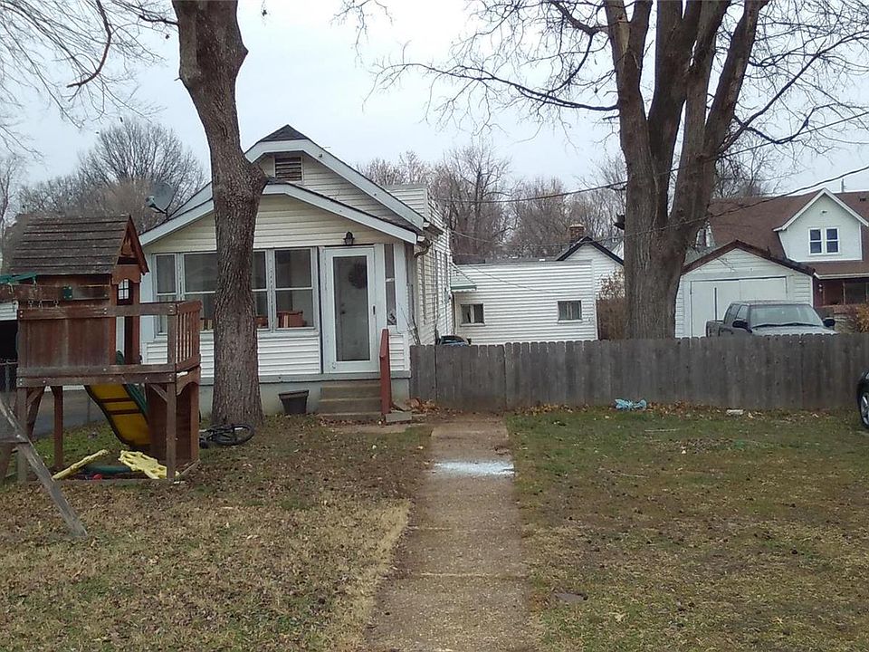 1st image of 213 W Felton Ave