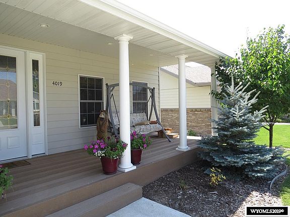3rd image of 4019 Westchester Cir