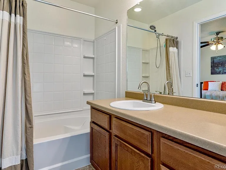 1977 Quartz St — Photo 24