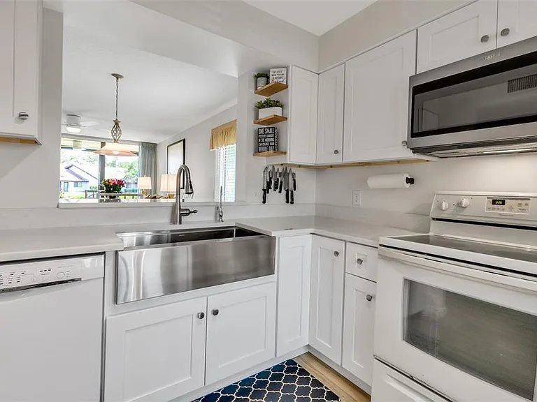 5224 Lake Village Dr #67 — Photo 6