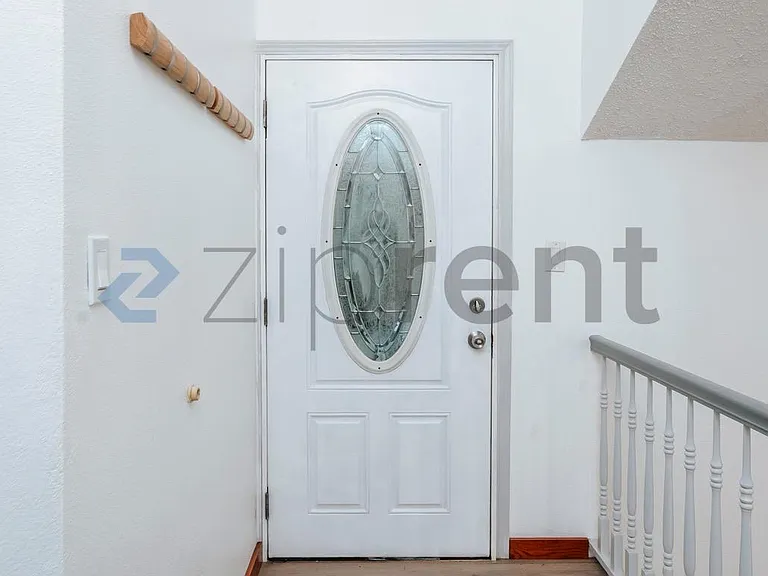 359 Redwood Rd #SINGLE HOME — Photo 2