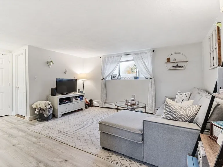 16 Bryon Rd #2 — Photo 11