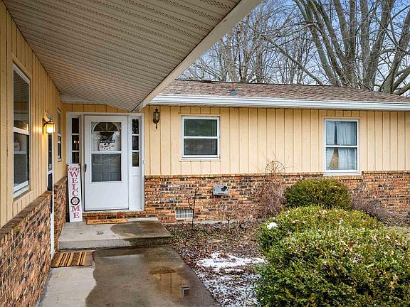 3rd image of 6812 E Aubrey Ln