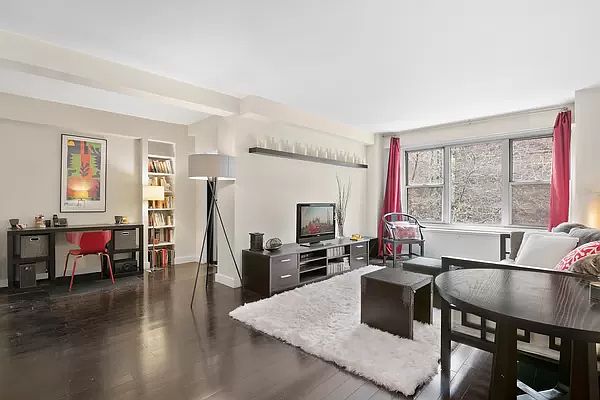 1st image of 33 Greenwich Ave APT 2K
