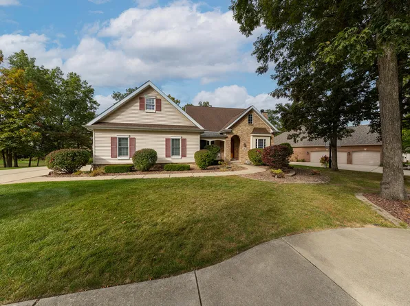 775 Quinlan Ct, Crown Point, IN 46307