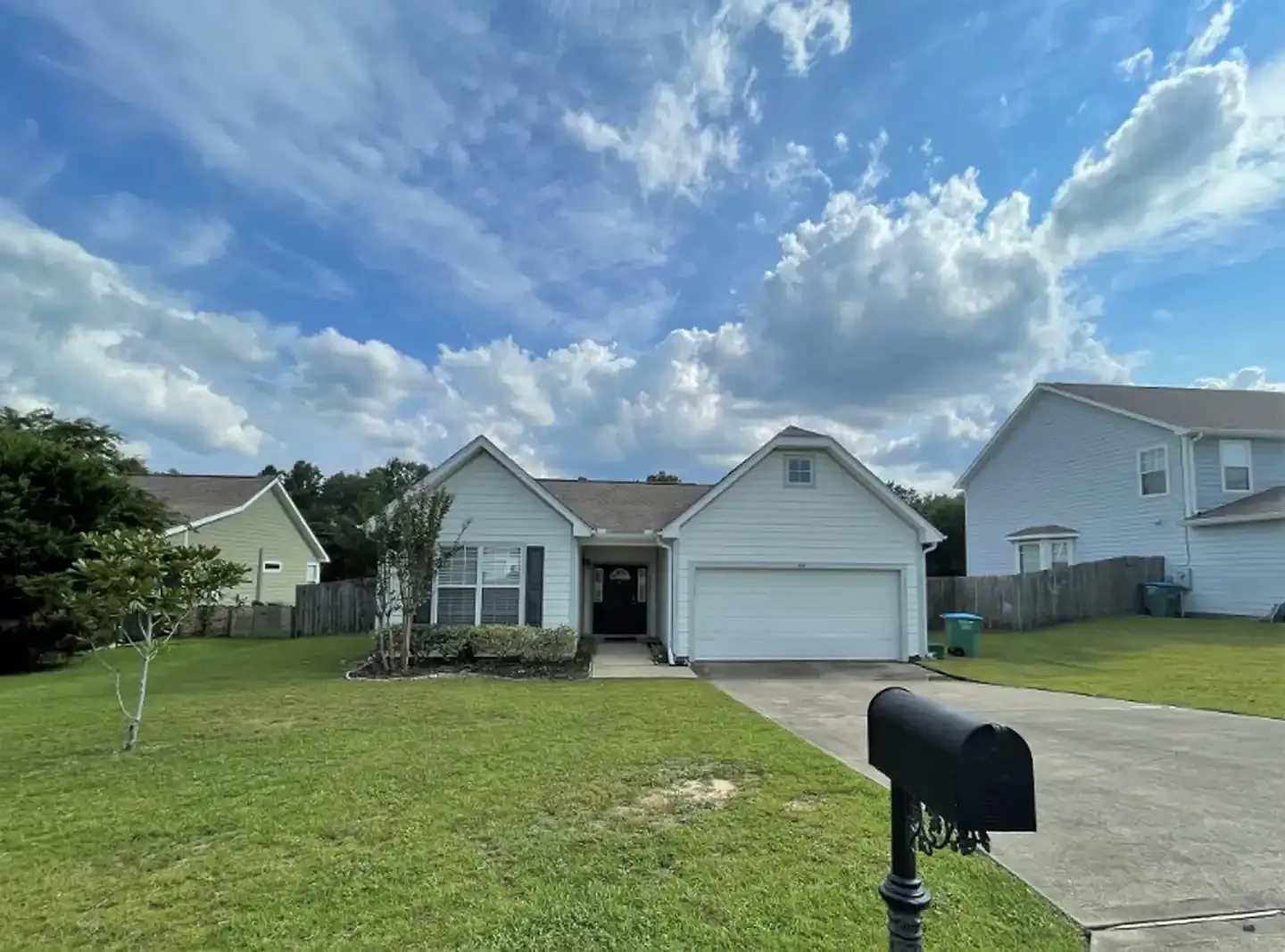 3 bed, 1439 sqft, $2,000 — Photo 1