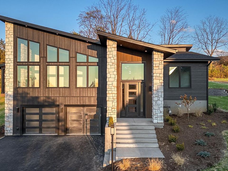 1st image of 315 Farmhill Dr
