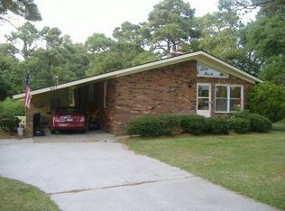407 Cape Lookout Dr, Harkers Island, NC 28531