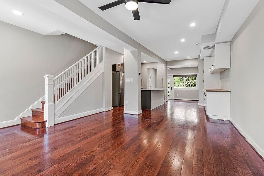 1st image of 413 Buchanan St NW