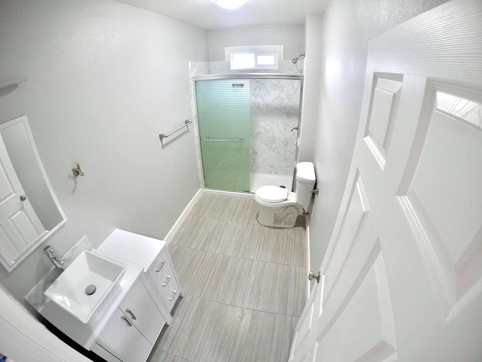 2nd image of 482 E Julian St #B