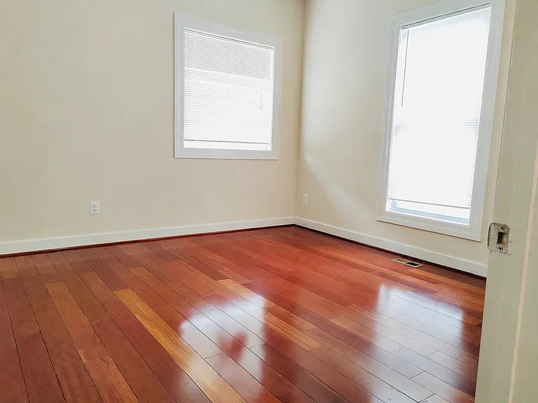 1st floor bedroom with full path