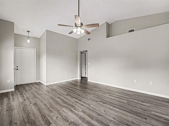 4th image of 3339 Queens Cove Loop