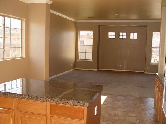 5th image of 1084 E Lodgepole Dr