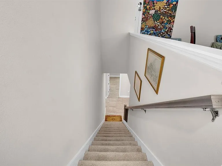 2487 Empress Dr — Photo 25