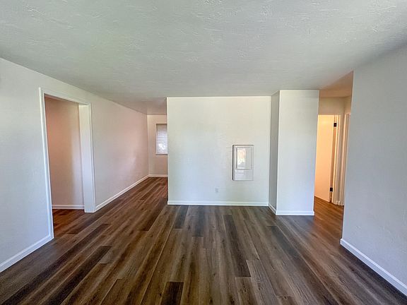 2nd image of 800 Pracht St APT 2