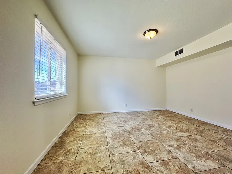 501 W Louisiana Ave #103 — Photo 7