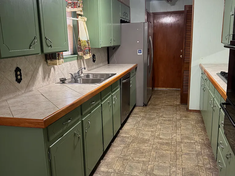 6300 Landmark Dr — Photo 11