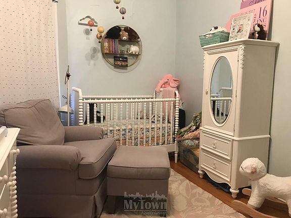 4th image of 2720 W Argyle St APT 3