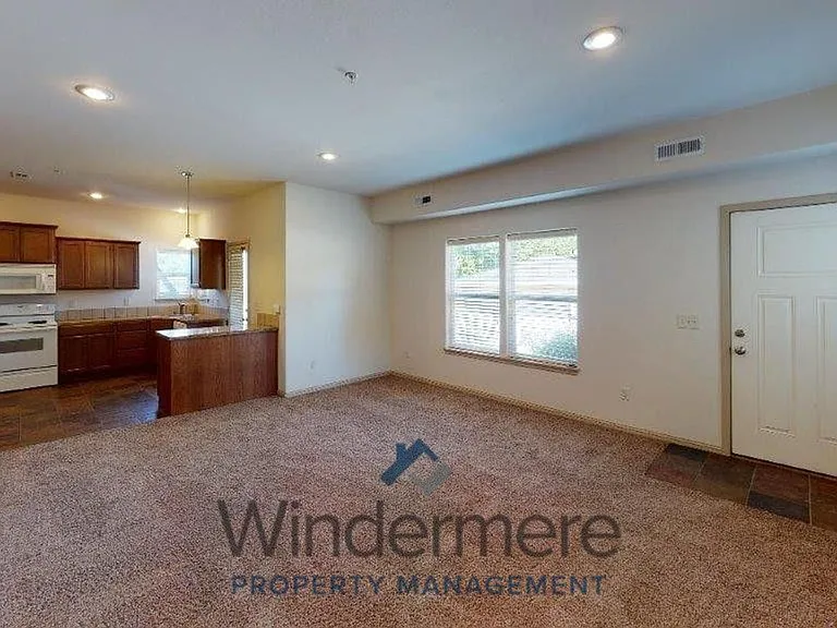 1100 S College Ave — Photo 2