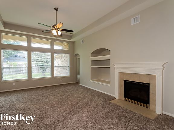 4th image of 3211 Oak Park Ln