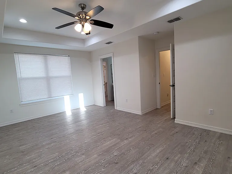 Amarville Apartments and Townhomes — Photo 35