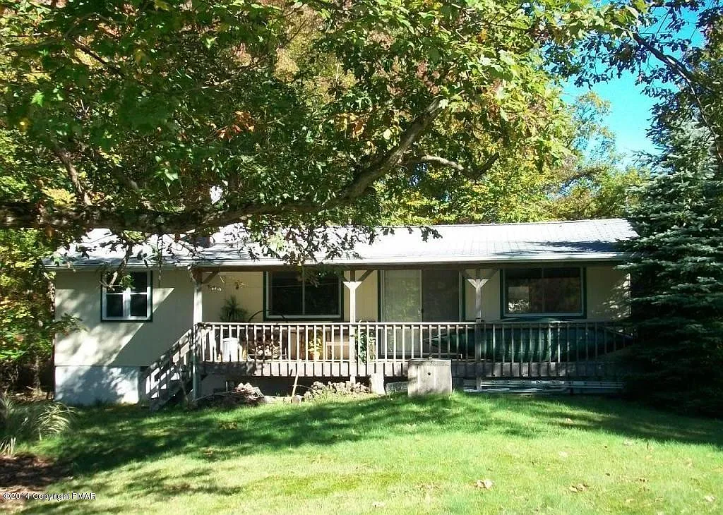 368 N Shore Dr photo 1