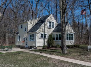 1112 17th St, Marysville, MI 48040