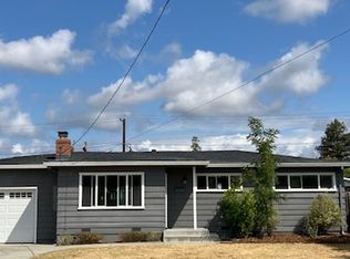 555 Manor Ct, Healdsburg, CA 95448