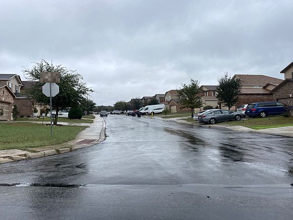 3rd image of 7434 Primrose Post