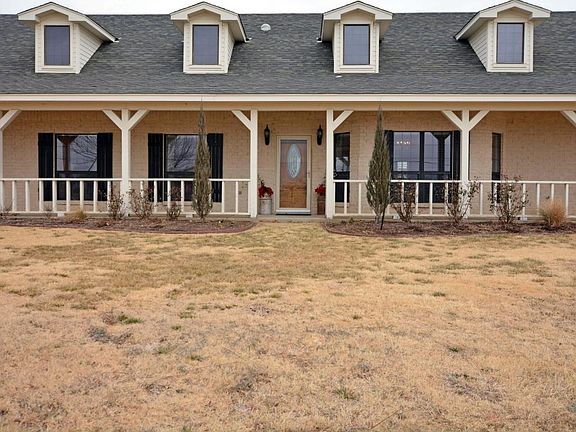 2nd image of 308 Pitch Fork Ln