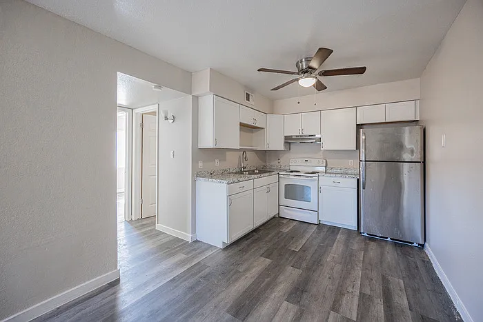 1703 W Mountain View Rd #1 — Photo 4