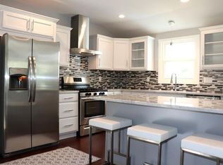 40 Connelly Cir, Braintree, MA 02184