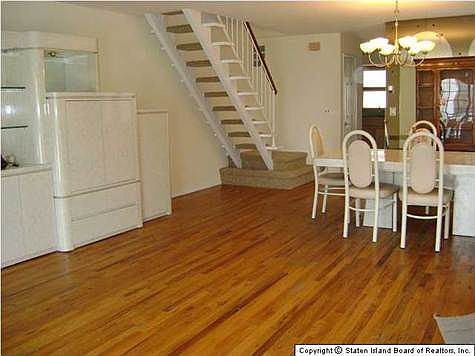 4th image of 217 Slater Blvd