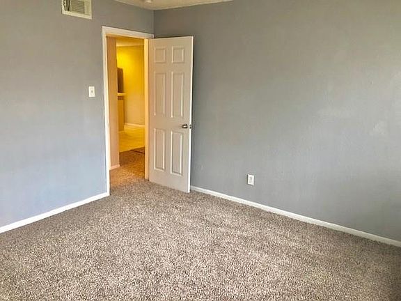 3rd image of 12100 Melville Dr APT 106