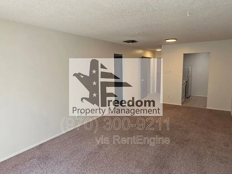 Chateau Apartments — Photo 3