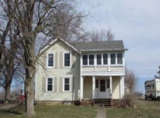 219 Monroe St, Hanover, IL 61041