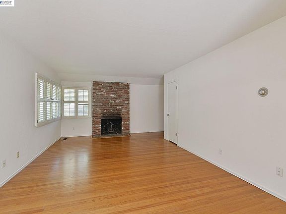 5th image of 2056 Donald Dr