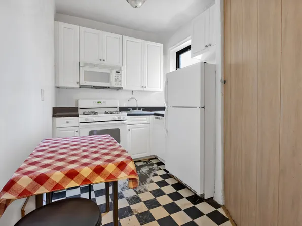 3111 Brighton 1st Place image 8 of 21