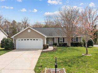 517 Walnut Crossing Dr, Whitsett, NC 27377