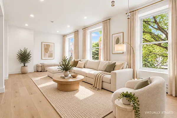Living room, photo 1
